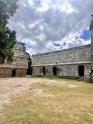 Ruines-Chichen-Itza-archeologique-image