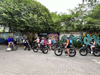 Velo-touristes-rue-image